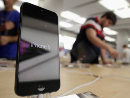 Apple pieņems vecos telefonus pret jauno iPhone 5